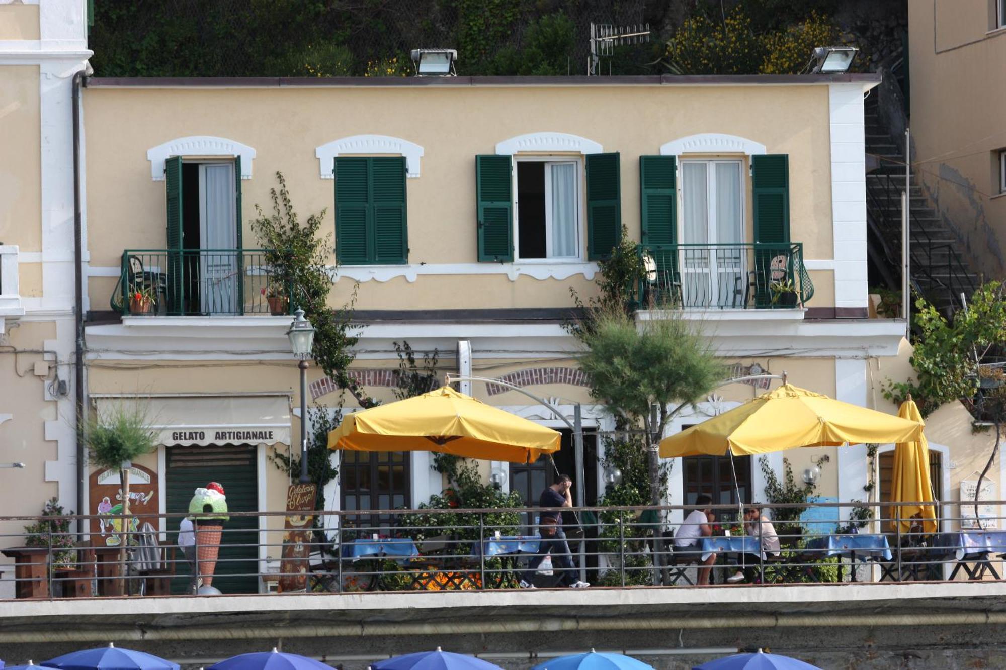 Viviani Raffaella Hotel Монтеросо ал Маре Екстериор снимка