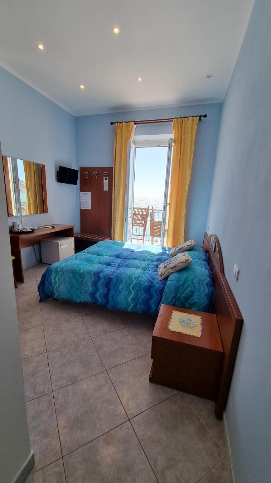 Viviani Raffaella Hotel Монтеросо ал Маре Екстериор снимка