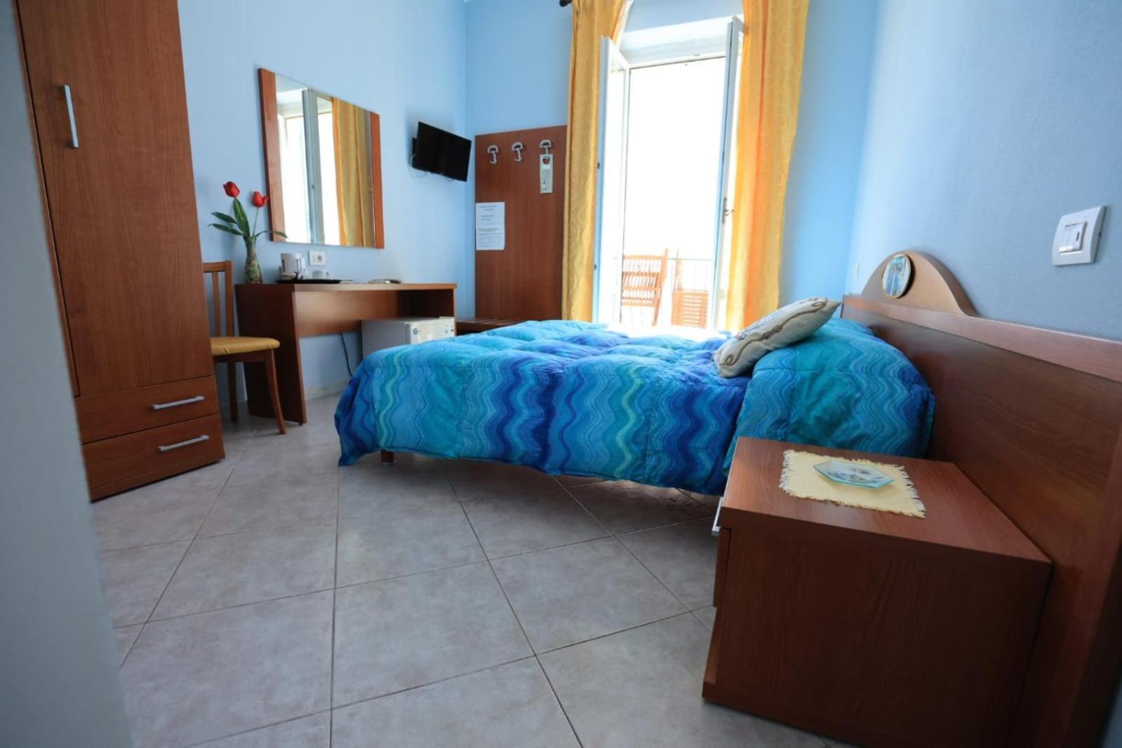 Viviani Raffaella Hotel Монтеросо ал Маре Екстериор снимка