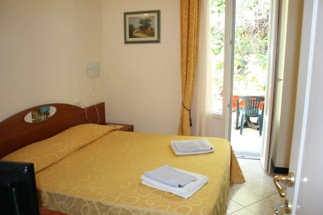 Viviani Raffaella Hotel Монтеросо ал Маре Екстериор снимка