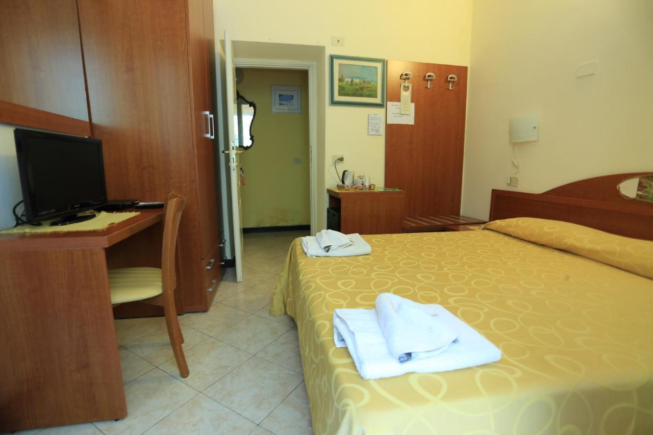 Viviani Raffaella Hotel Монтеросо ал Маре Екстериор снимка